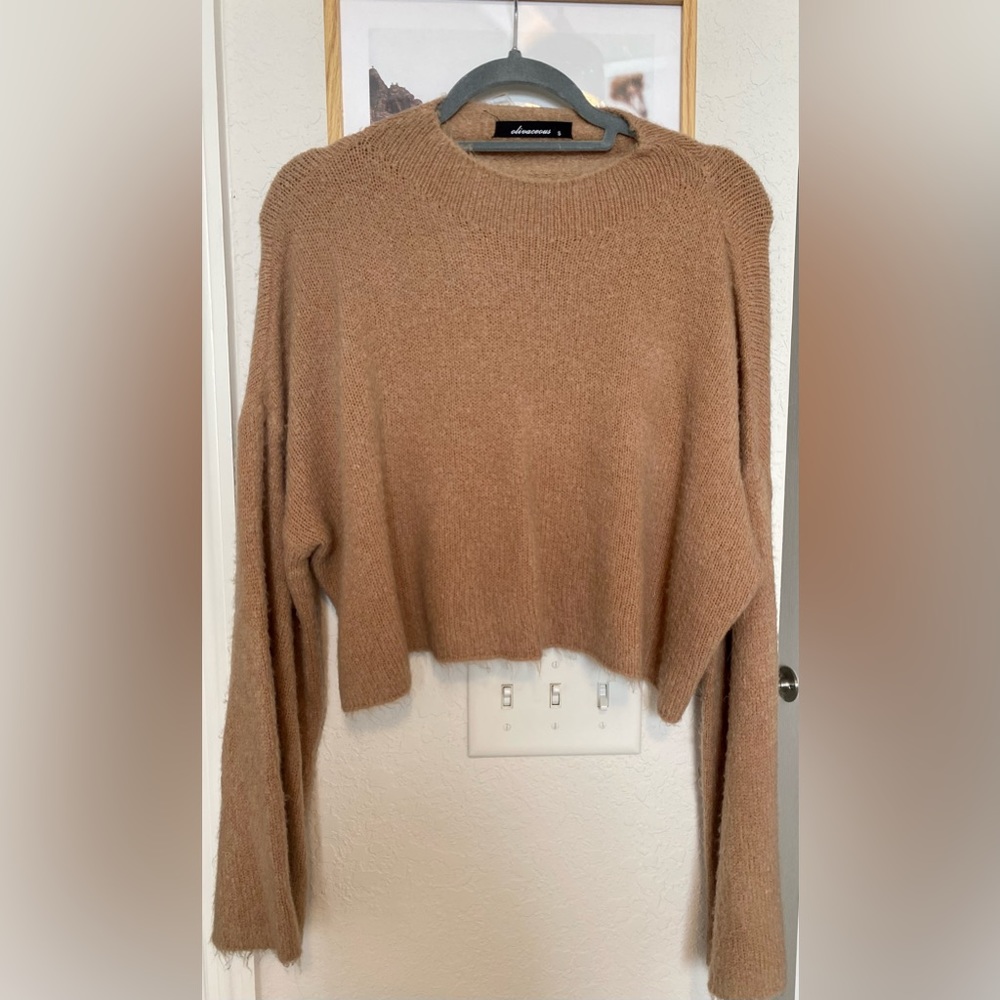 Brown seater